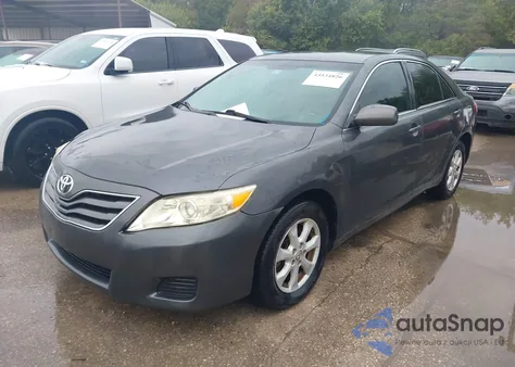 2010 Toyota Camry Le z USA, uszkodzony, nr VIN 4T1BF3EK8AU087252
